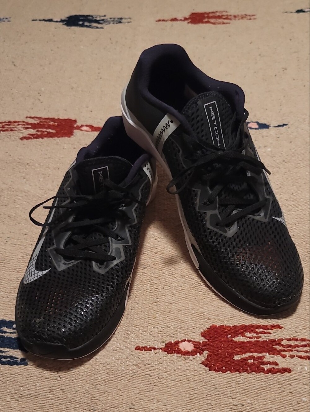 Nike Mens Black and Gray Metcon 6 Athletic Training Gym Tennis Shoes